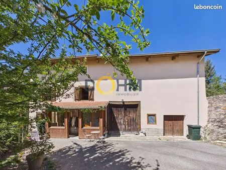 propriété 7 pièces 107 m²