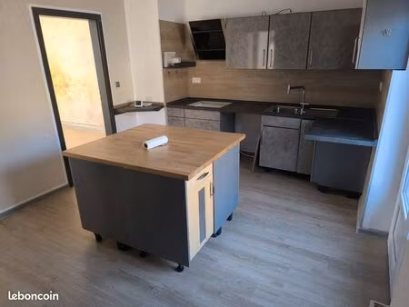 loue maison individuelle avec terrasse et jardin