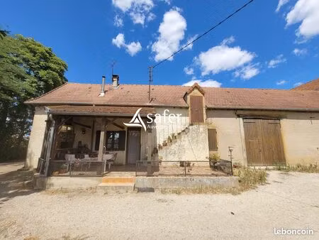 propriété 4 pièces 100 m²