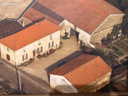 vente ancien corps de ferme centre du village