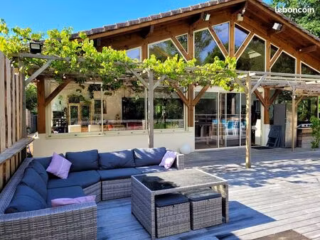 maison landaise vue forêt proche du lac