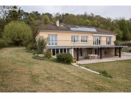 belle maison de 260m2  terrain 1400m2  proche de chaumont (haute-marne)