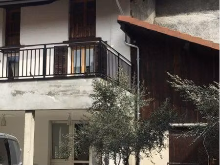 maison de 90m2 avec garage et terrasses