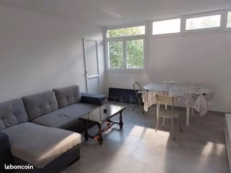 vend t3 lumineux centre-ville albertville – 57 m² – cuisine équipée
