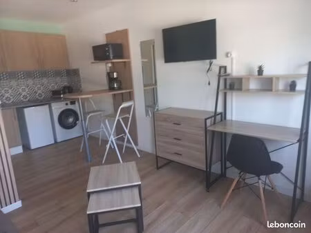 studio 18m2 refait à neuf chambray les tours