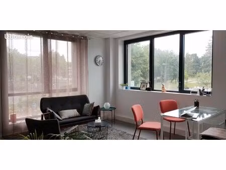 bureau dans pôle médical et paramédical