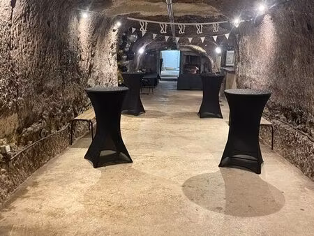 location cave festive