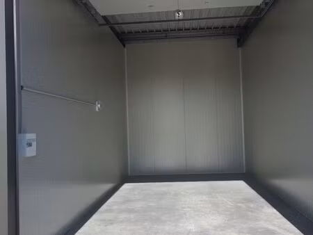 box neuf securise 30m2+mezzanine montbazon