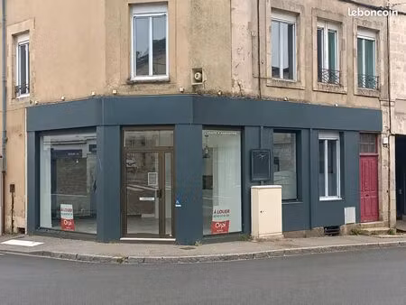 local commercial 66 m²