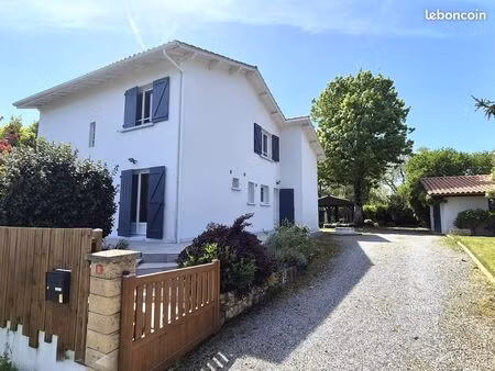 maison 6 pièces 158 m²