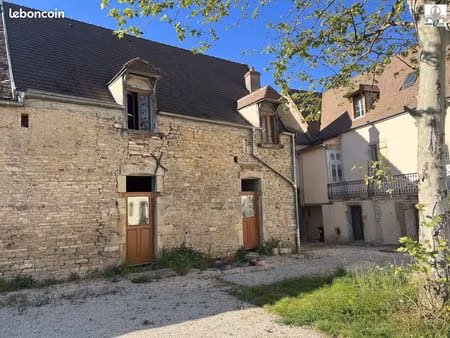 immeuble 276 m² demigny