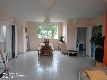 loue  appart t3   80m2 à st aubin du cormier