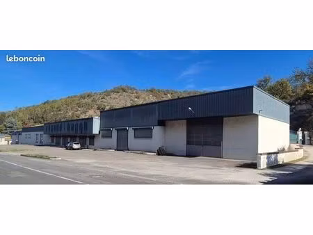 entrepôt 125 à 3600 m² – accès pl – parking – visibilité axe passant