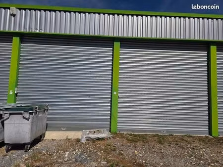 local commercial à louer – 64 m²