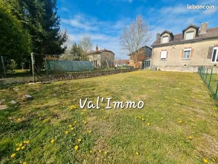 maison avec jardin-beau potentiel à exploiter