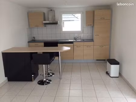 location charmante maison avec garage