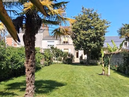 maison 9 pièces 140 m²