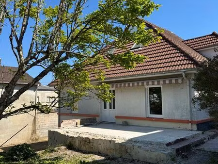 maison intégralement rénové ( disponible sous 3 mois environ)