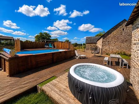 longère rénovée 238 m² avec piscine et espaces annexes