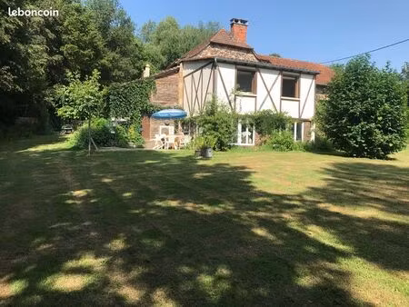 maison en pierre isolée de 4 54 hectares