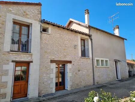 maison de village 3 chambres sur 800 m² de terrain