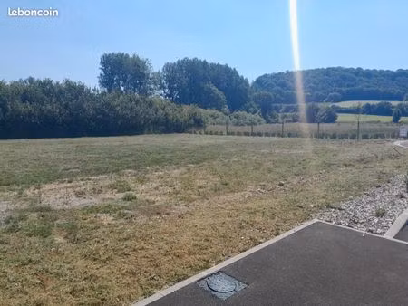 terrain 600 m² menneville