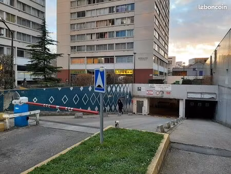 place de parking avenue de choisy
