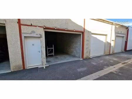 grand box / local de stockage 45m² (h: 5m) – sécurisé