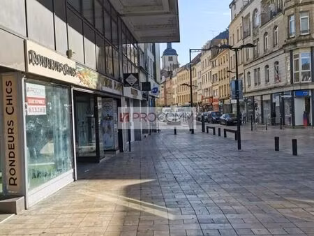 local commercial 268 m²