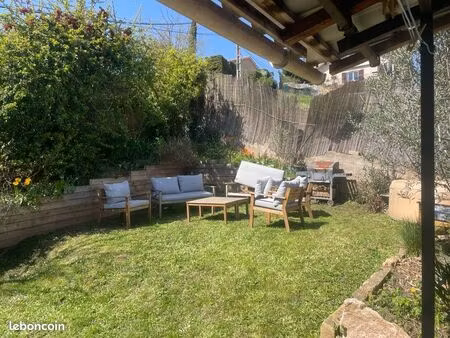 charmante petite maison avec jardin à 2 min à pied du centre de l’arbresle