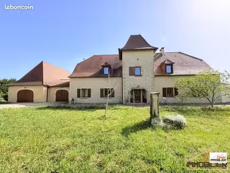 maison 10 pièces 320 m²