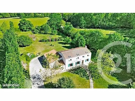 longère 10 pièces 205 m²