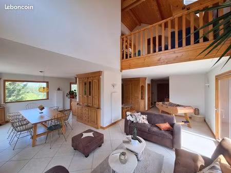 t6 - 200m2 habitable - 1228m2 de terrain - 3 chambres avec salle de bains - sous-sol compl