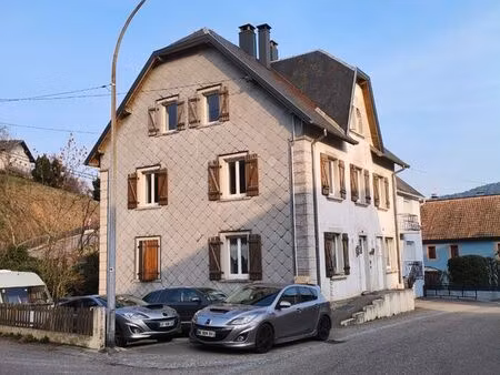 orbey  maison rénovée 200m²  5 chambres  2sdb  terrasse  jardinet  4 places de parking