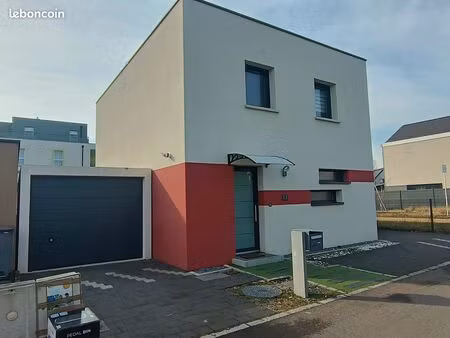 maison - 100 m² - 5 pièces
