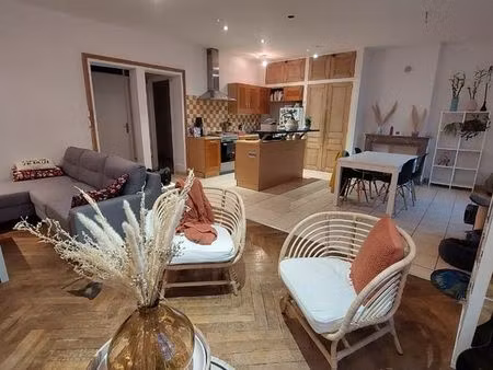 appartement t2 bis de 90m2 proche du centre-ville de rive de gier  proches commerces et éc