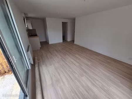 appartement non meublé - 45m2 - au rez de chaussée avec terrasse sans vis à vis - n°03