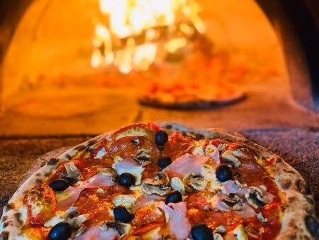 pizzeria au feu de bois