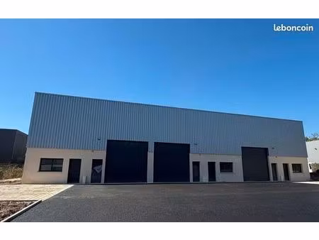 entrepôt neuf 176m² + bureaux – accès pl – pont-péan
