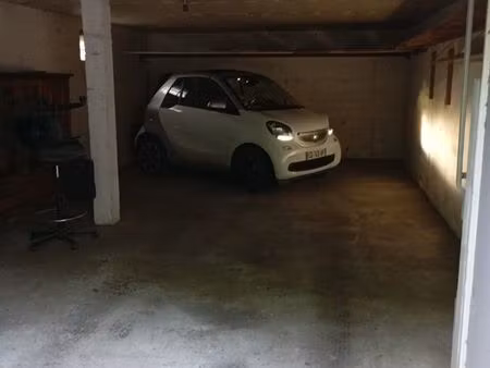 garage 34 m² à louer à chambéry rue paul verlaine