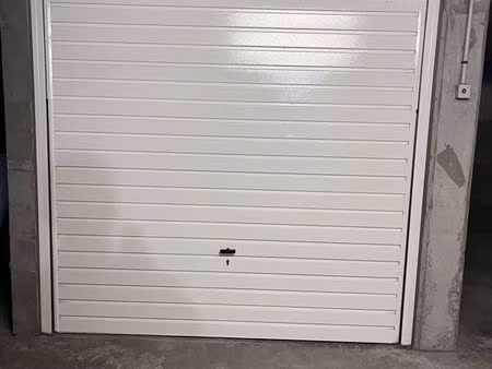 box garage situé 6 rue labrouste 75015 paris