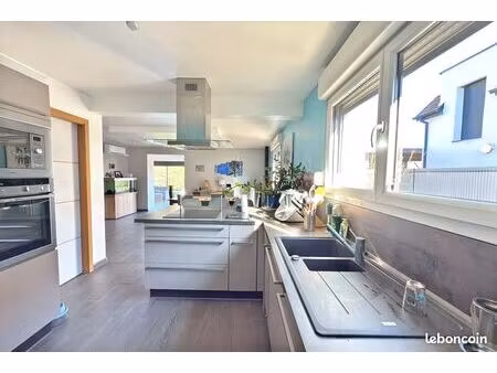 maison 6 pièces 136 m²