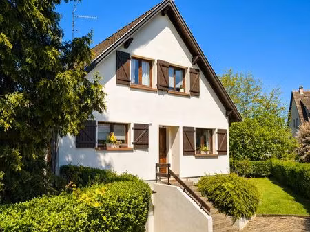 maison 6 pièces jardin arboré 9.8 ares