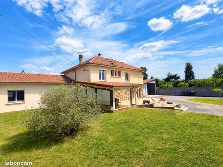 maison avec 2 garages 190m2