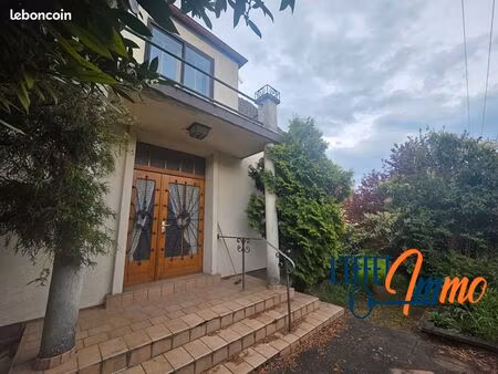 propriété 6 pièces 136 m²