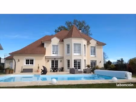 villa de standing 200 m² - 5 chambres – quartier prisé est de pau