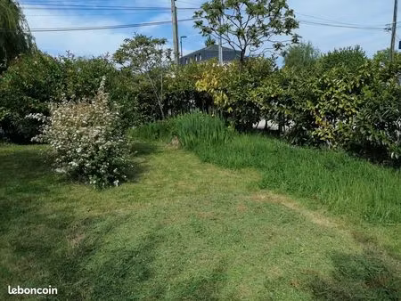rare : joli terrain à construire entre ville et nature