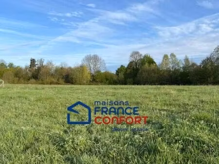 terrain 709 m² preval