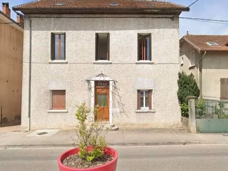 immeuble 10 pièces 211 m²
