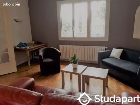 chambre 1 pièce 11 m²